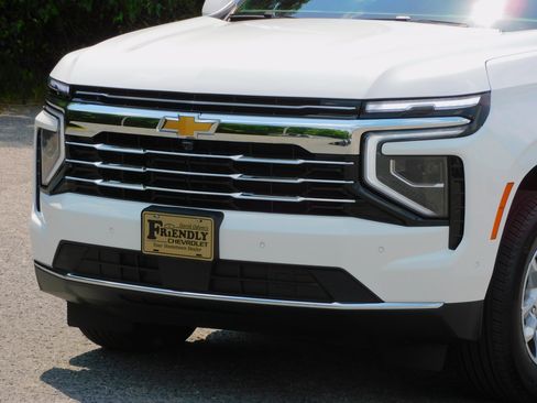 Used 2025 Chevrolet Tahoe 4WD LT image 10