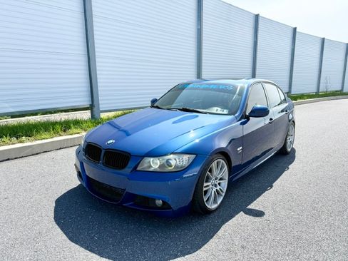 Used 2010 BMW 335i xDrive Sedan AWD/4WD image 4