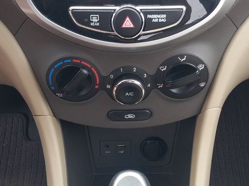 Used 2014 Hyundai Accent GLS image 16