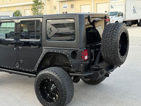 Used 2015 Jeep Wrangler 4WD Unlimited Sport image 42