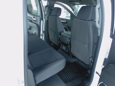 Used 2025 Chevrolet Silverado 1500 LT image 21