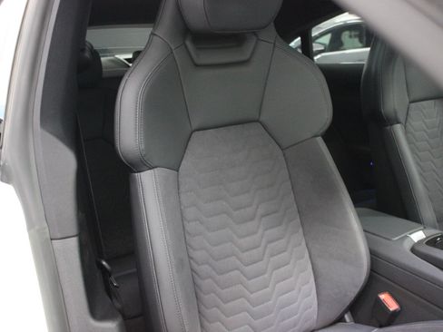Used 2023 Audi e-tron GT Premium Plus image 51