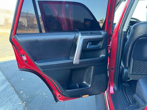 Used 2017 Toyota 4Runner Limited image 18