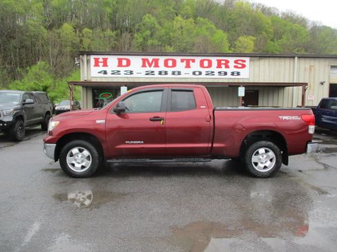 Used 2010 Toyota Tundra SR5 image 1
