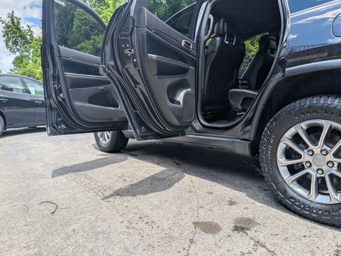 Used 2016 Jeep Grand Cherokee 4WD Limited image 16