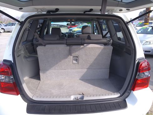 Used 2004 Toyota Highlander image 14