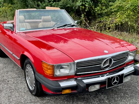 Used 1988 Mercedes-Benz 560 SL UNAVAIL image 3