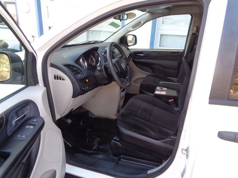 Used 2013 RAM C/V Tradesman image 4