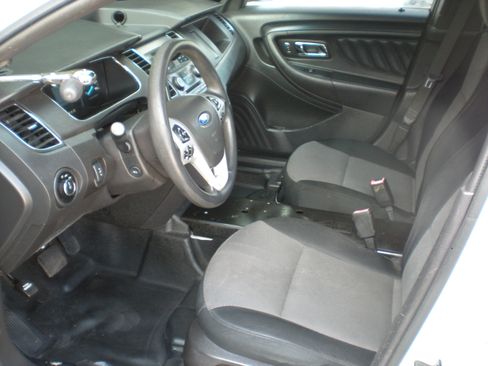 Used 2015 Ford Taurus Police Interceptor AWD image 4