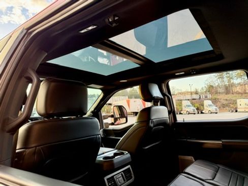 Used 2024 Ford F350 Platinum image 18