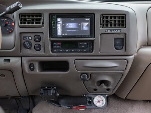 Used 2003 Ford Excursion Eddie Bauer image 24