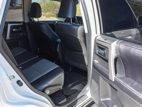 Used 2017 Toyota 4Runner SR5 Premium image 21