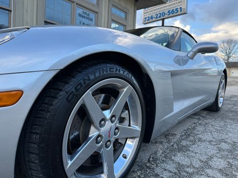 Used 2007 Chevrolet Corvette w/ 3LT image 9