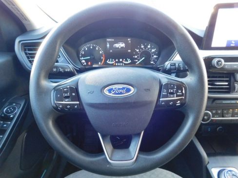 Used 2020 Ford Escape SE image 16