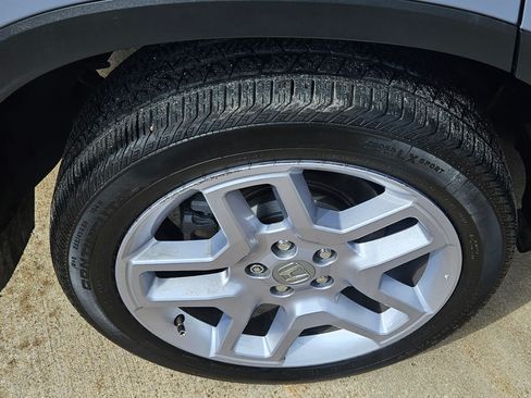 Used 2025 Honda Passport EX-L image 14