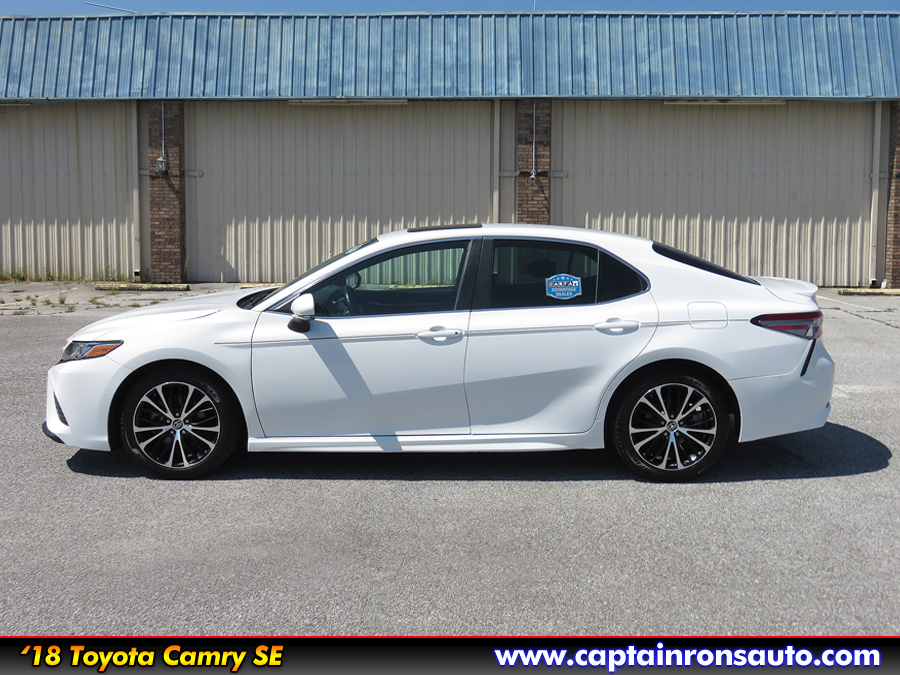 Used 2018 Toyota Camry SE Sport Sedan 4D FWD image 15