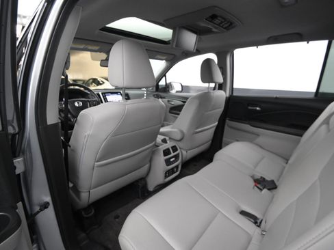Used 2017 Honda Pilot Touring image 48