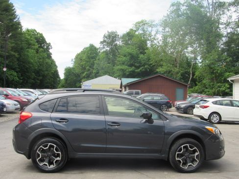 Used 2015 Subaru XV Crosstrek 2.0i Premium AWD/4WD image 9