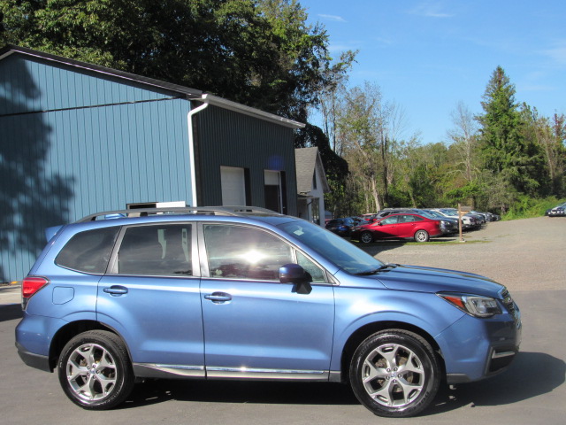 Used 2017 Subaru Forester 2.5i Touring AWD/4WD image 12