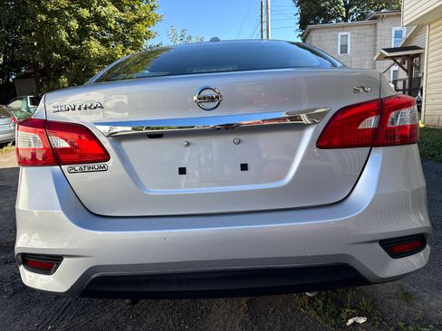 Used 2019 Nissan Sentra SV image 5