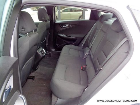 Used 2020 Chevrolet Malibu LT image 19