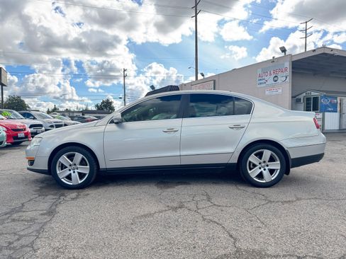 Used 2009 Volkswagen Passat Komfort image 3