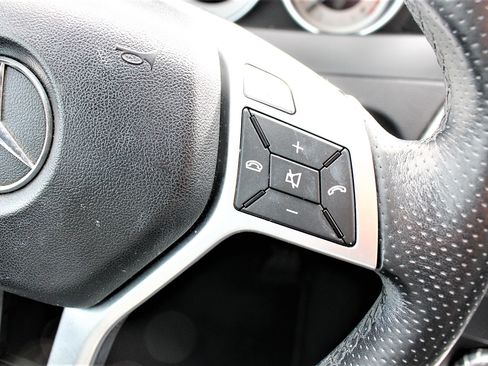 Used 2013 Mercedes-Benz C 250 Sedan image 18