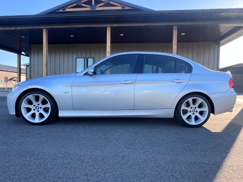 Used 2006 BMW 330i Sedan RWD image 3