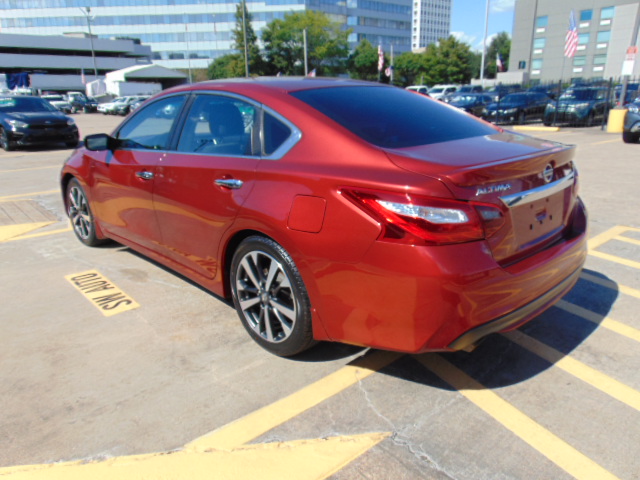 Used 2017 Nissan Altima SR FWD image 6
