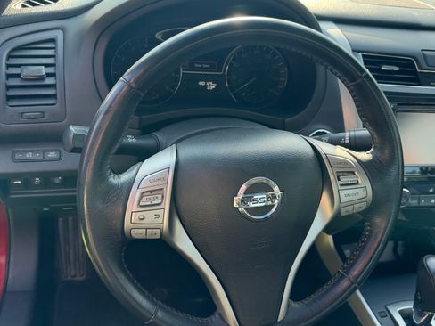 Used 2015 Nissan Altima 2.5 SV FWD image 38