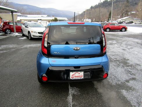 Used 2016 Kia Soul + image 7