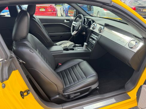 Used 2006 Ford Mustang GT Premium Convertible RWD image 17