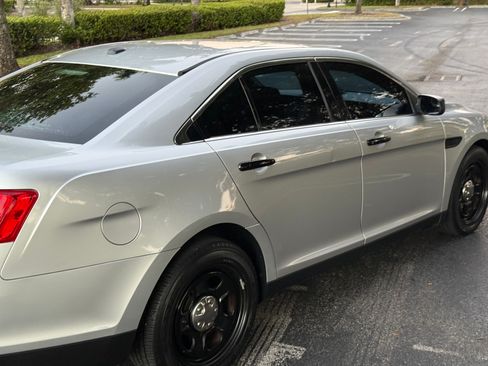 Used 2016 Ford Taurus image 47