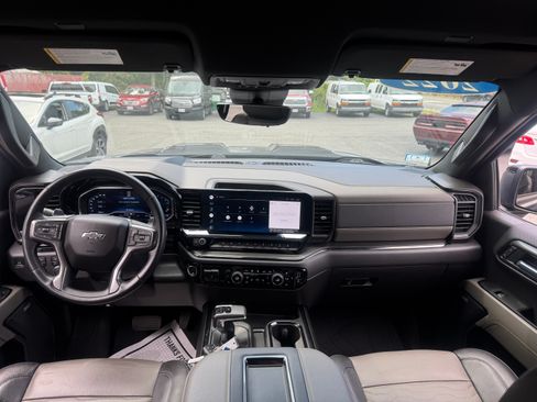 Used 2022 Chevrolet Silverado 1500 ZR2 image 12