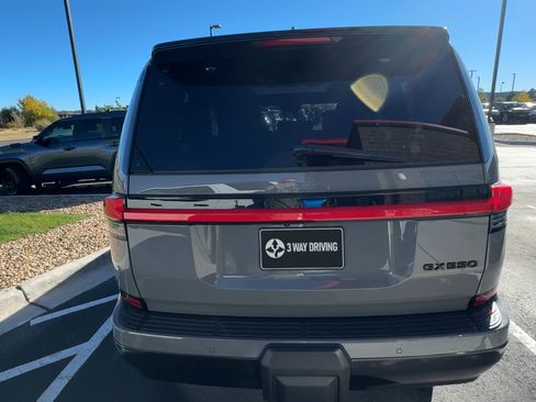Used 2025 Lexus GX 550 image 7