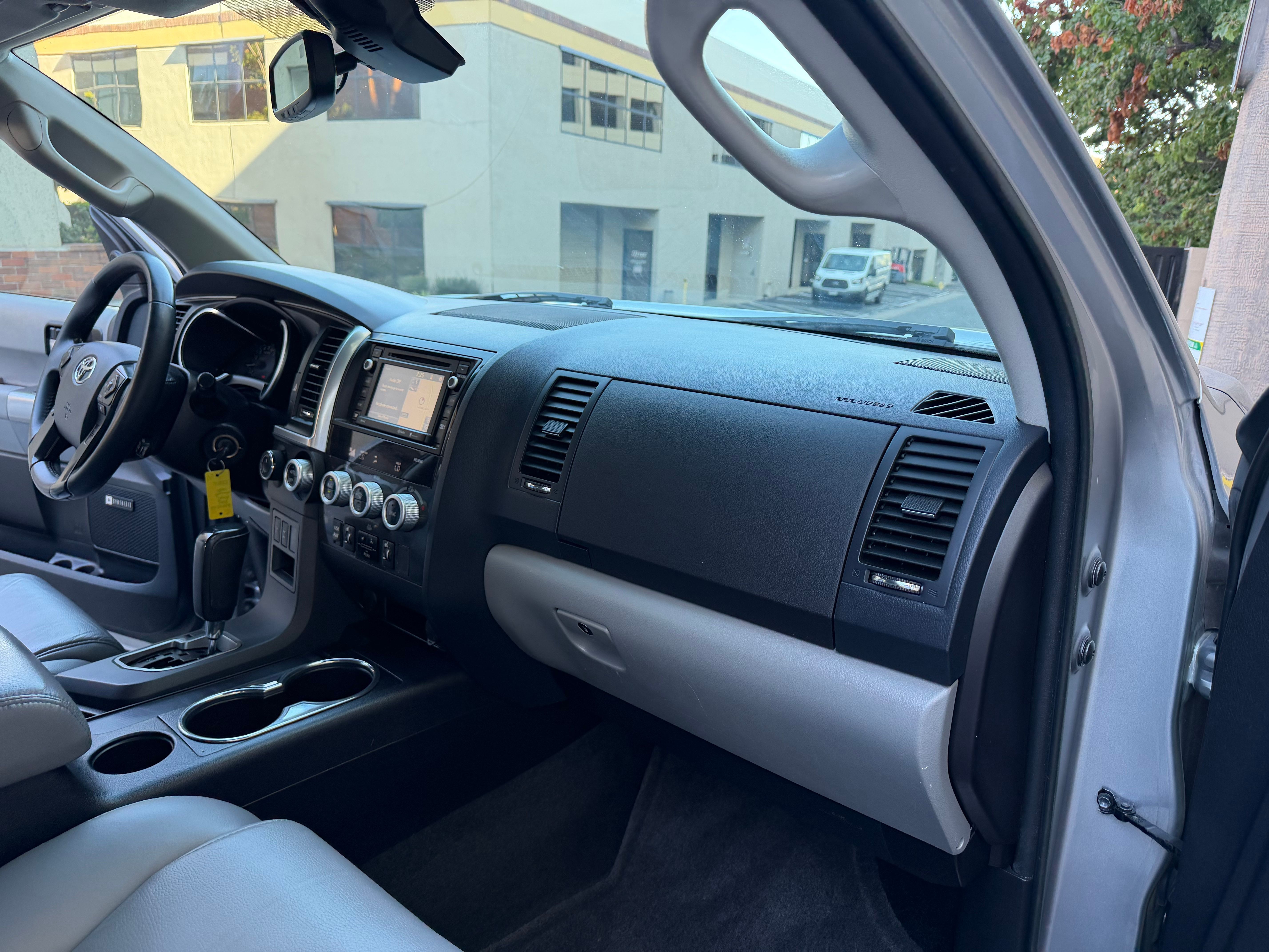 Used 2018 Toyota Sequoia Limited AWD/4WD image 31