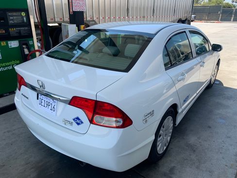 Used 2010 Honda Civic Natural Gas image 16