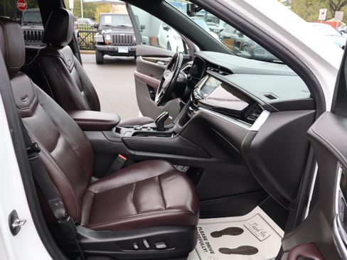 Used 2020 Cadillac XT6 Premium Luxury image 17