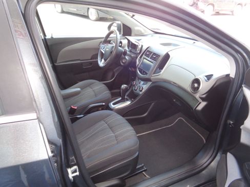 Used 2016 Chevrolet Sonic LT Hatchback FWD image 7