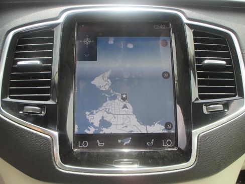 Used 2016 Volvo XC90 T6 Momentum image 7