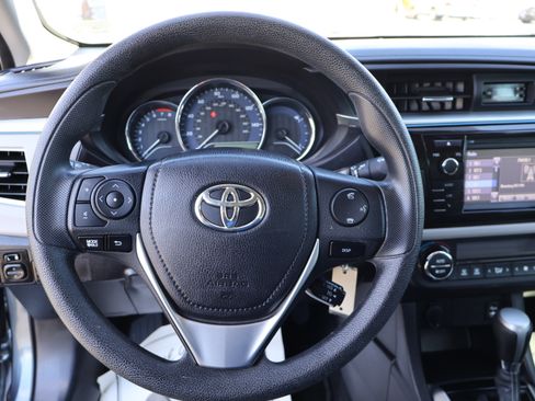 Used 2015 Toyota Corolla LE image 19
