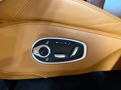 Used 2021 Aston Martin DBX AWD/4WD image 33