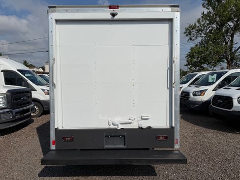Used 2019 Chevrolet Express 3500 UNAVAIL RWD image 4