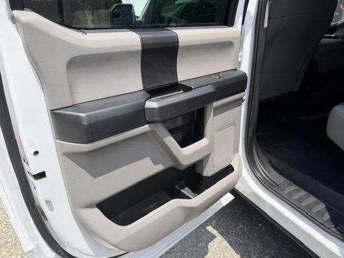 Used 2017 Ford F150 4x4 SuperCrew image 12