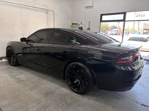 Used 2016 Dodge Charger SXT RWD image 6