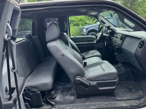 Used 2011 Ford F250 image 3