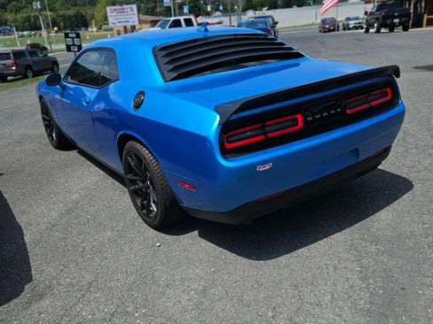 Used 2023 Dodge Challenger SRT Hellcat RWD image 1