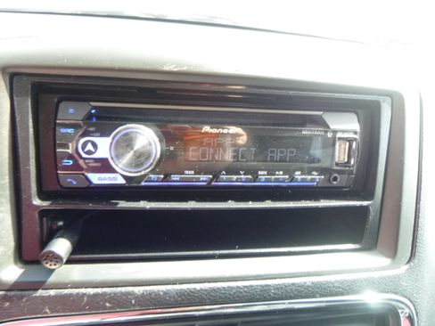 Used 2015 Dodge Grand Caravan SXT image 26