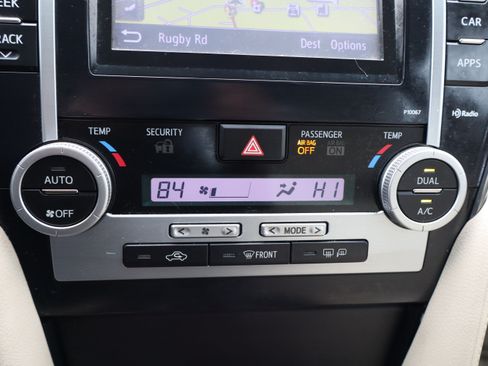 Used 2012 Toyota Camry XLE image 27