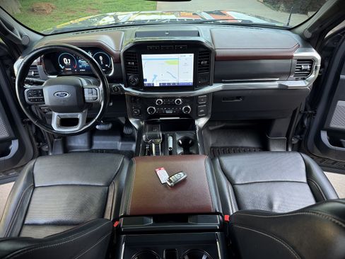 Used 2021 Ford F150 4x4 SuperCrew Lariat image 4